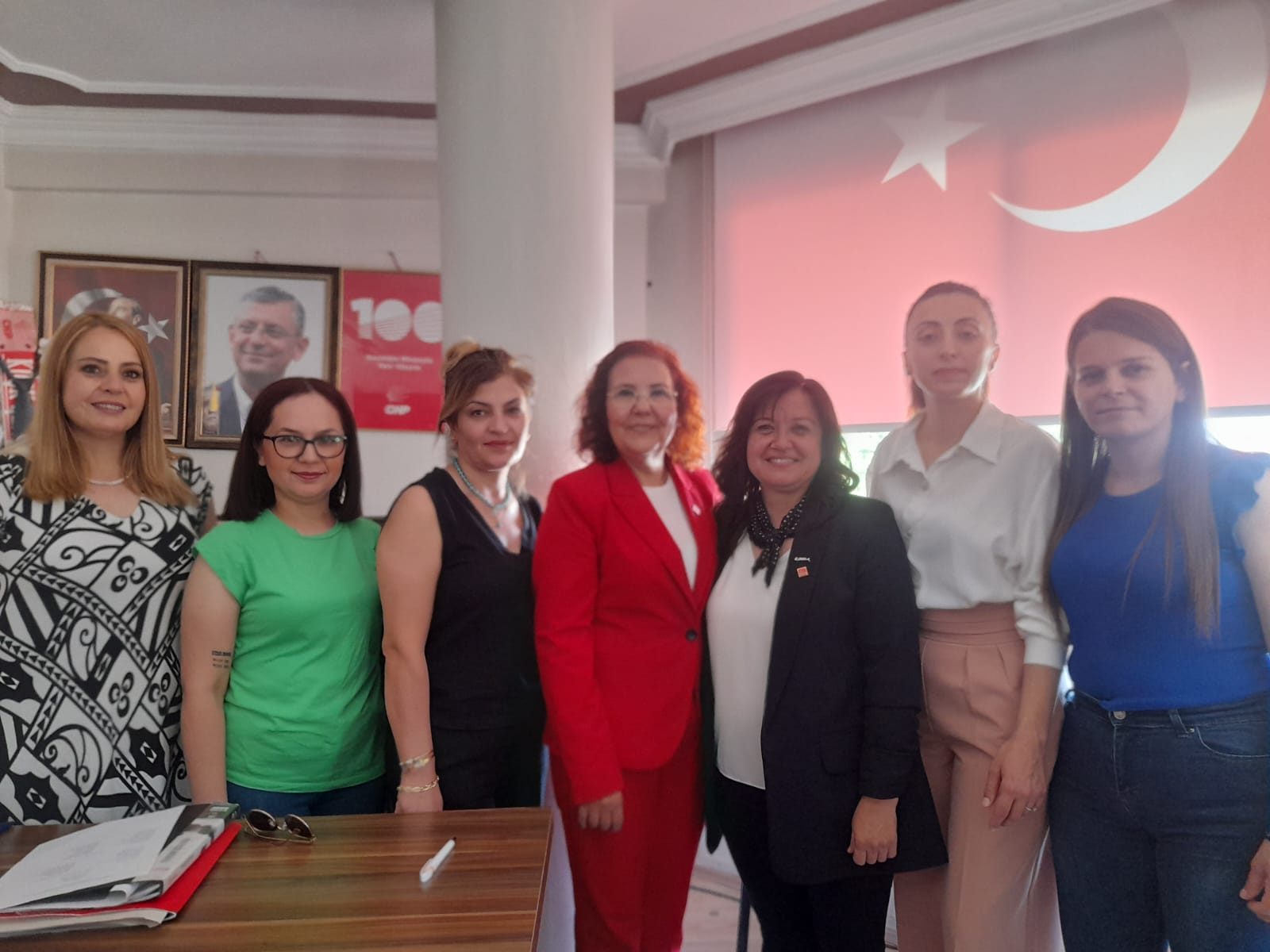 KÖŞK KADIN KOLLARINDA YILDIZ BARIN PERK GÜVEN TAZELEDİ