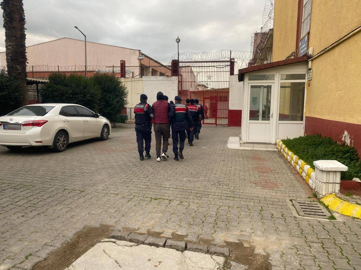 GERMENCİK’TE UYUŞTURUCU OPERASYONU: 3 TUTUKLAMA