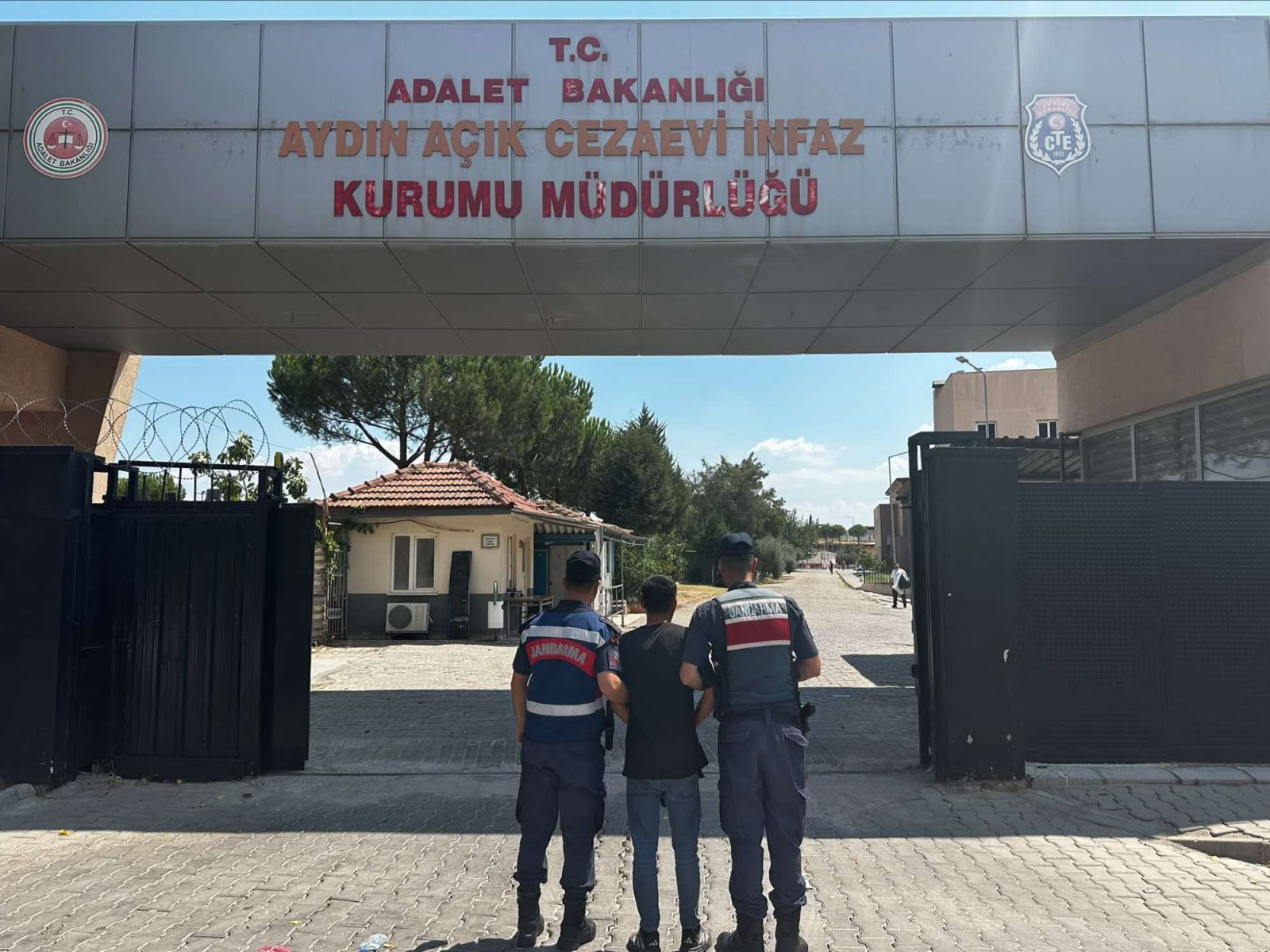 Köşk'te hırsızlık suçundan 11 yıl 15 ay hapis cezası bulunan hükümlü yakalandı