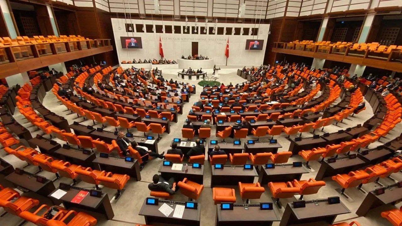 'Yenidoğan çetesi' önerisi AKP ve MHP oylarıyla reddedildi