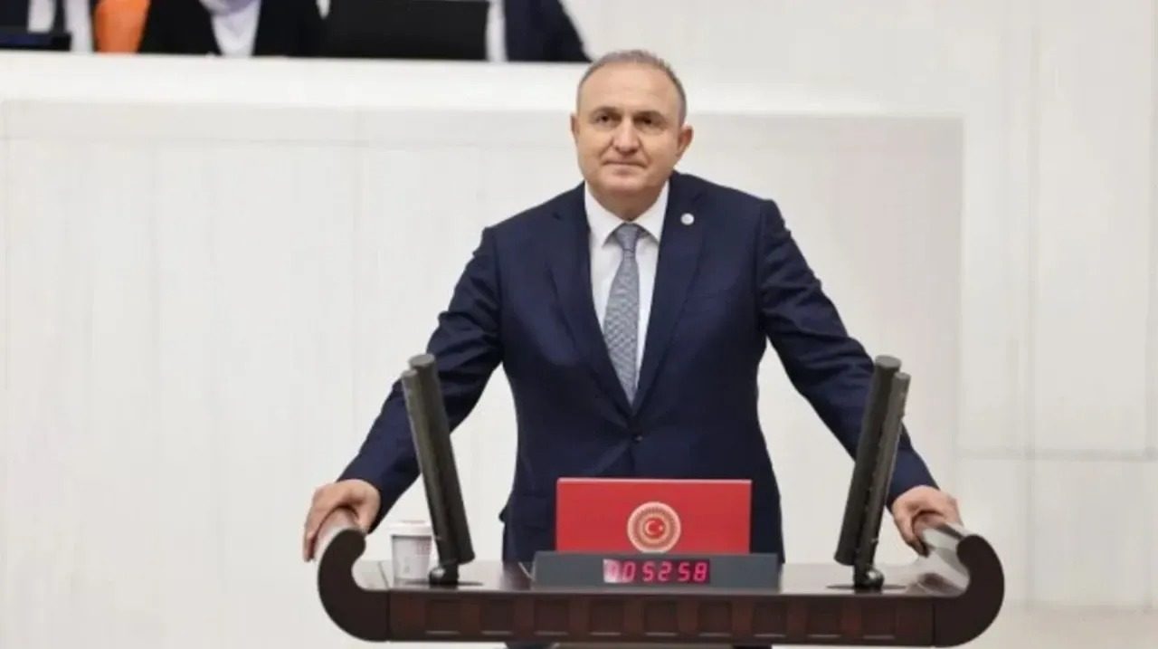 İYİ PARTİ MİLLETVEKİLİ KARAKAŞ ‘’ Bizim burada cesedimiz çiğnenmediği müddetçe hiçbir bölücü başı bu kürsüden hitap edemeyecektir”