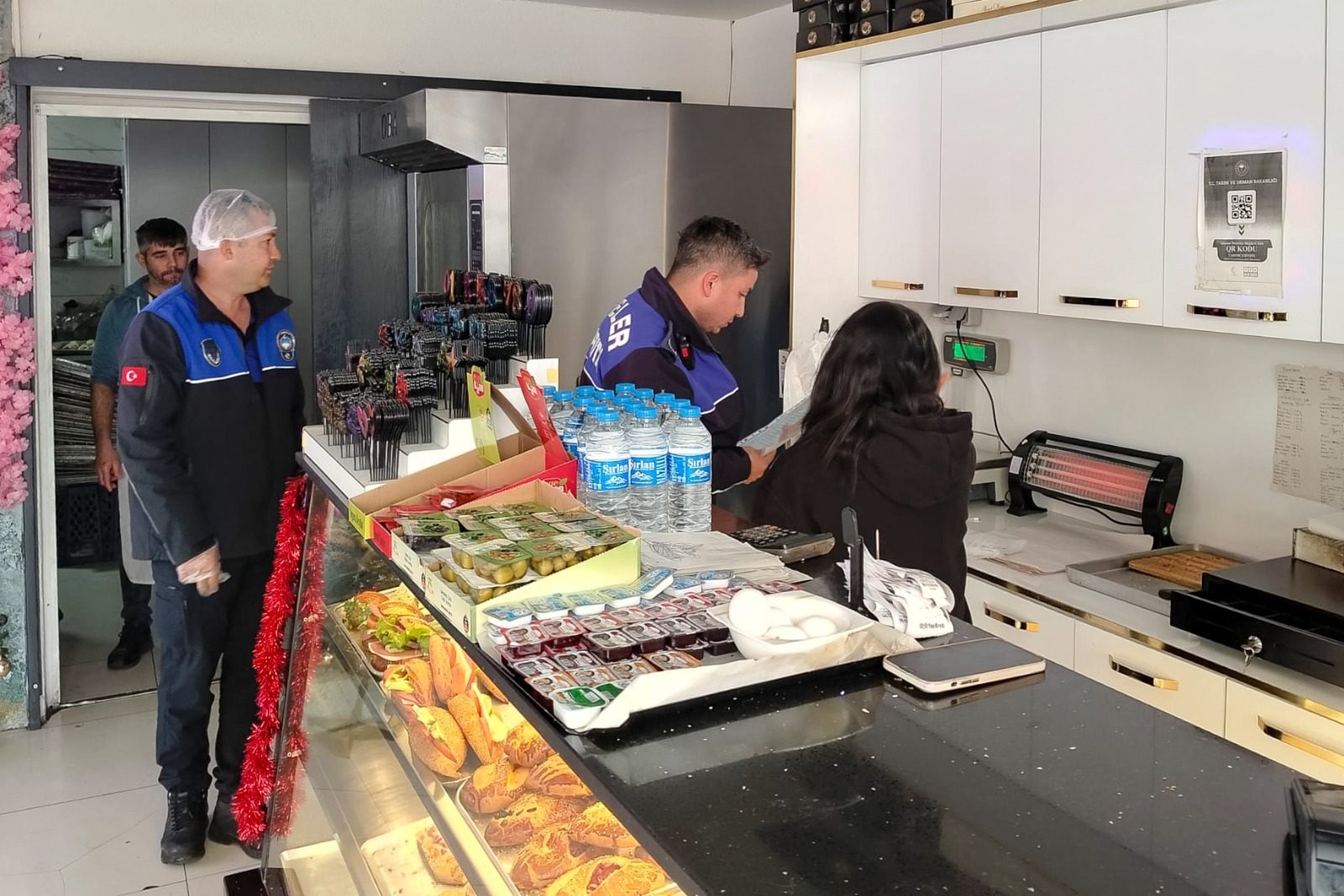 EFELER BELEDİYESİ’NDEN YILBAŞI ÖNCESİ GIDA GÜVENLİĞİ SEFERBERLİĞİ