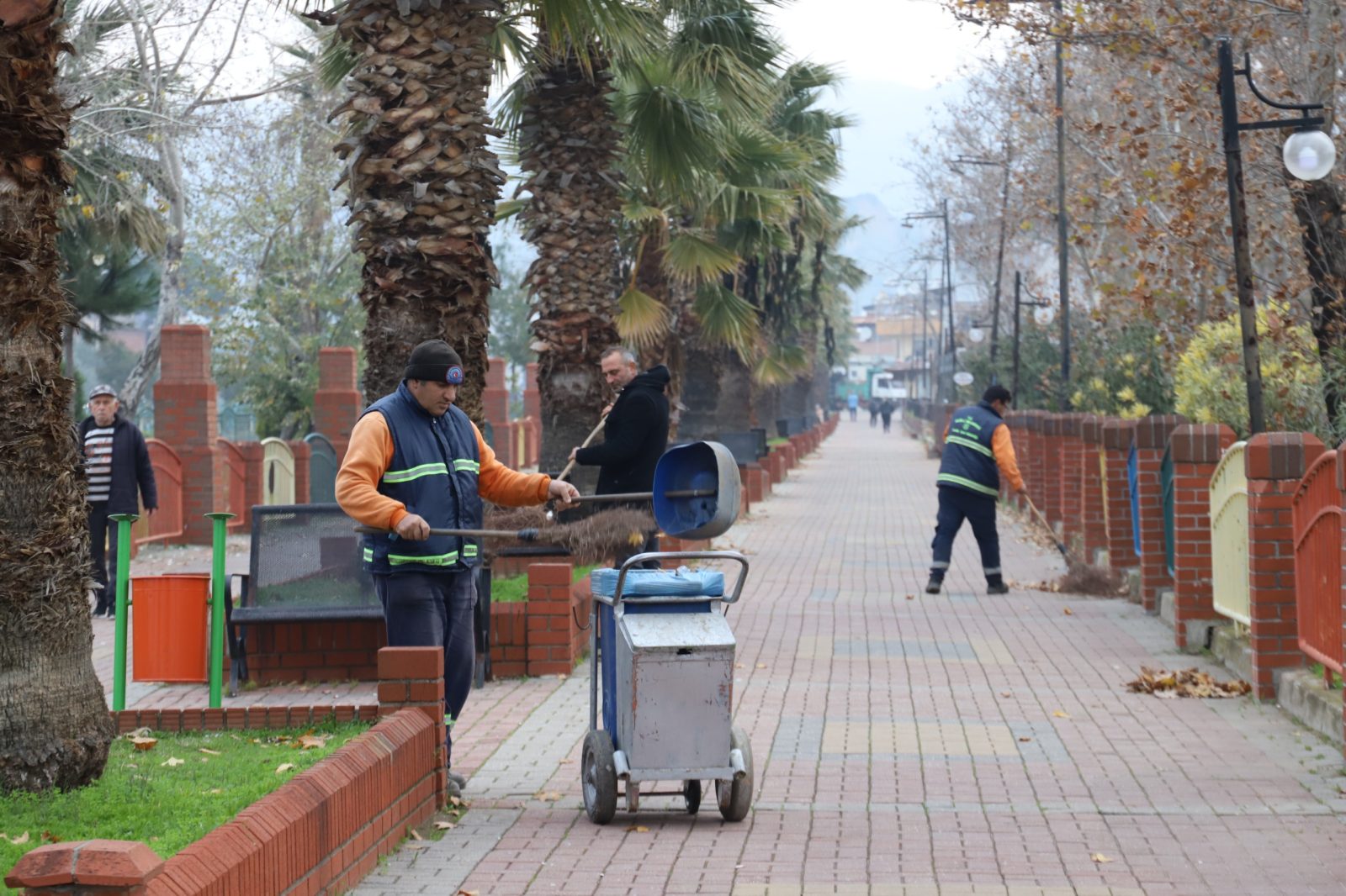Nazilli’de temizlik atağıTOPLUMSAL BİLİNÇLENME HAREKETİNE VATANDAŞLARDAN TAM DESTEK