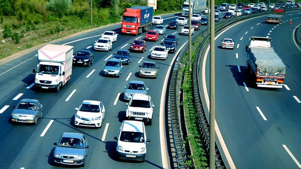 Aydın-Denizli Otoyolu'nu 3 günde 22 bin araç kullandı