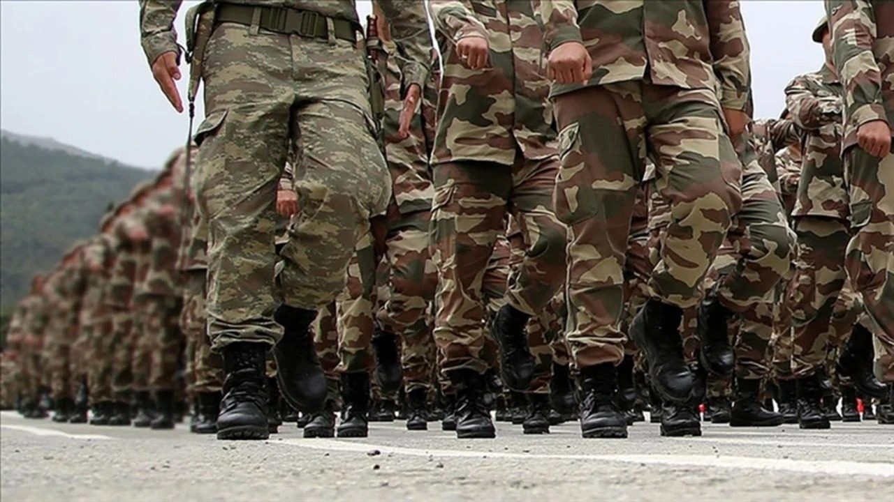 Askerlik 3 aya mı düşüyor?