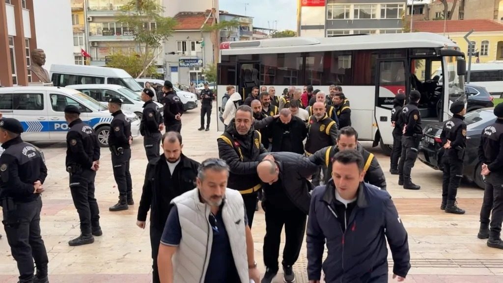 AYDIN’DA ELEKTRİKLİ ARAÇ FİRMASI ADIYLA DOLANDIRICILIK: 9 ŞÜPHELİ YAKALANDI