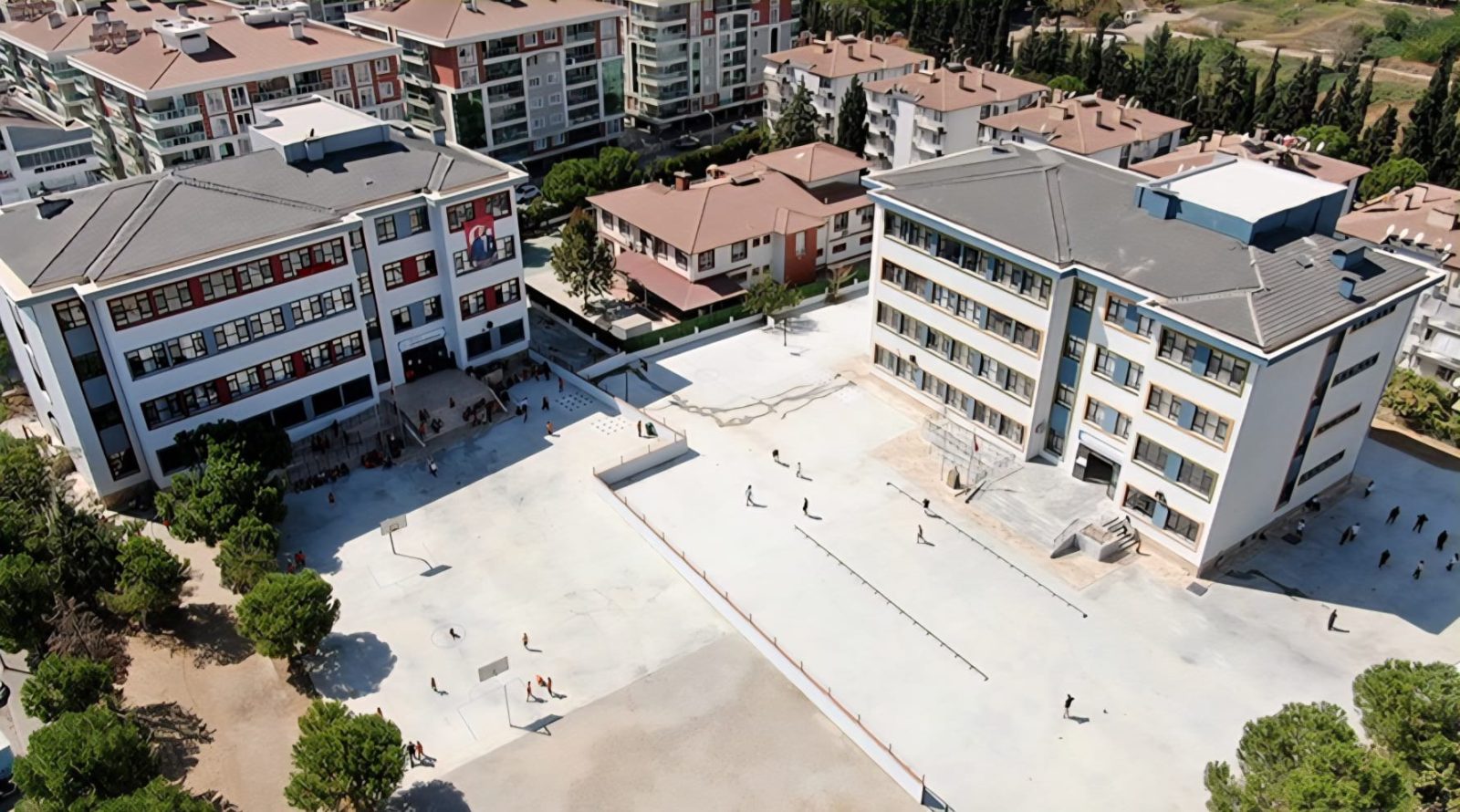 VALİ AKSOY YAZLIK KONUTU SATTI, MAHALLE İLKOKULA KAVUŞTU