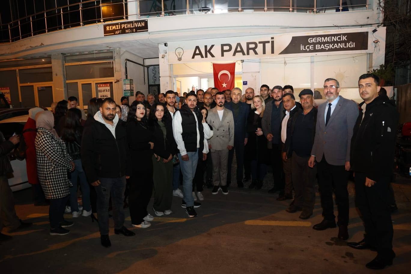 Adalet ve Kalkınma Partisi Germencik Gençliği’nden Meşaleli Karşılama