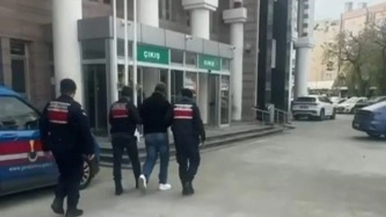 Kuşadası’nda Altın Bilezik Hırsızı Kameralarla Yakalandı 