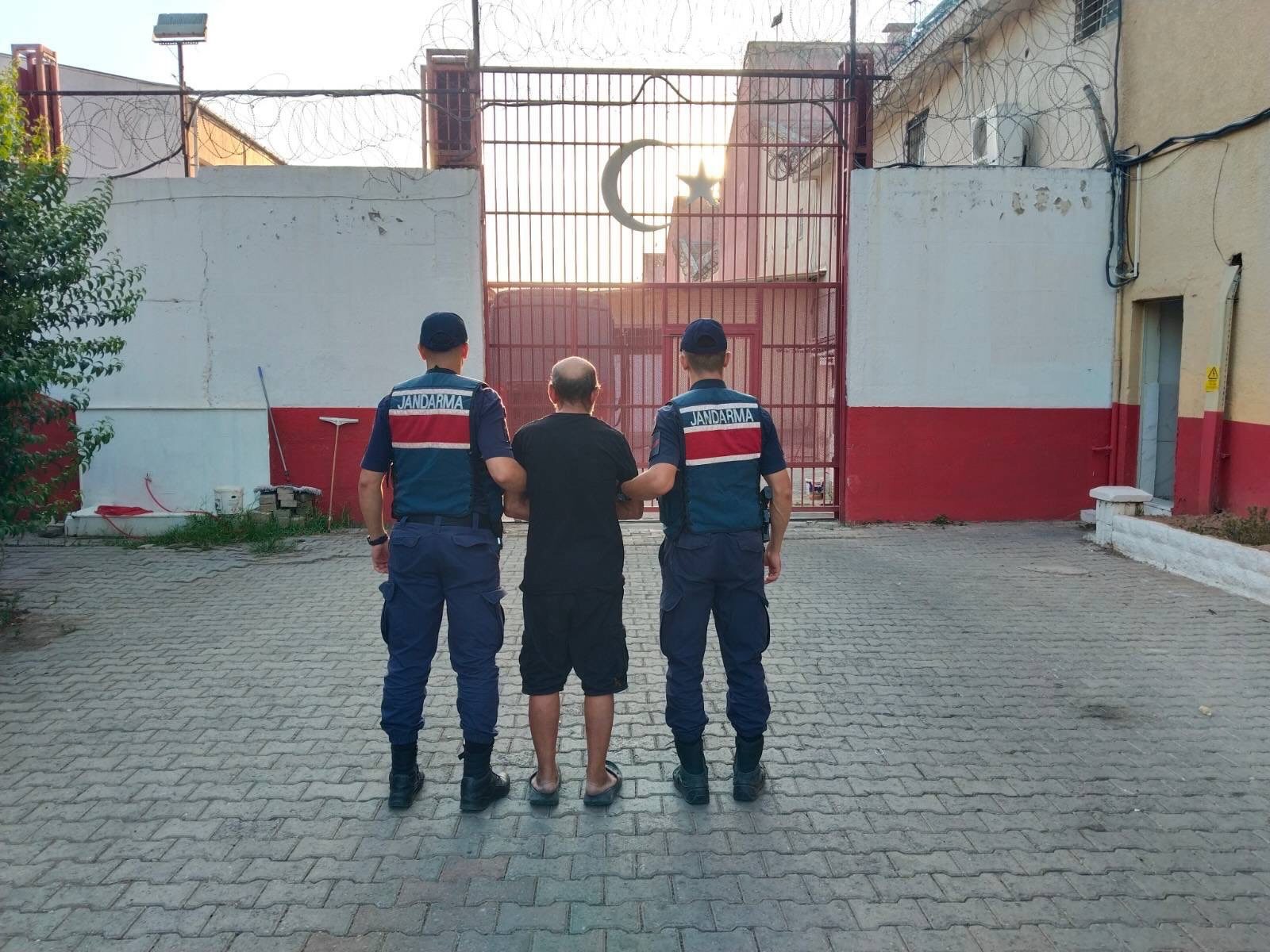 Germencik’te uyuşturucu ticareti suçundan 10 yıl hapis cezası bulunan hükümlü yakalandı