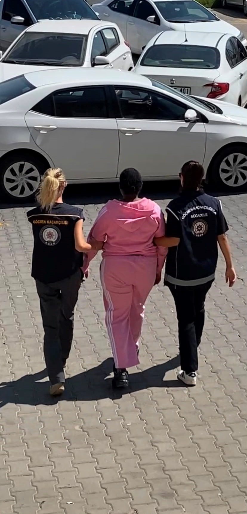 Efeler’de göçmen kaçakçılığı operasyonu: 19 düzensiz göçmen yakalandı, 1 kişi tutuklandı