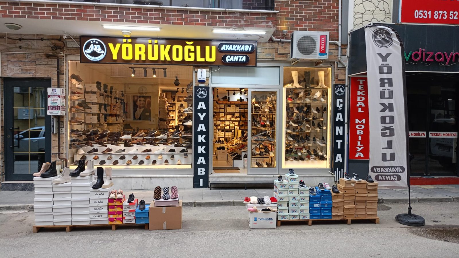 Germencik’te Alışverişin Renkli Adresi: Yörükoğlu Ayakkabı ve Çanta Hizmetine Devam Ediyor