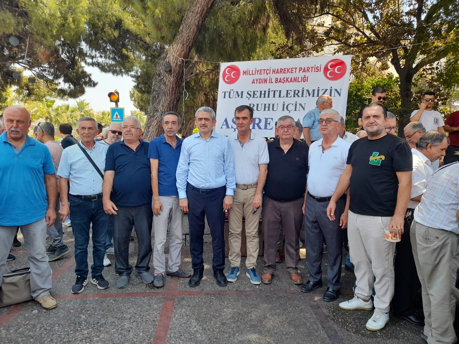 Aydın MHP'den aşure hayrı