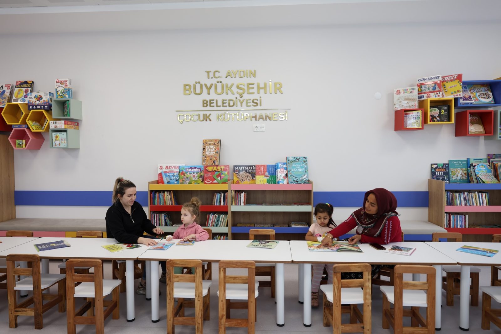 AYDIN BÜYÜKŞEHİR BELEDİYESİ’NDEN AYDIN ŞEHİR HASTANESİ’NE ÇOCUK KÜTÜPHANESİ