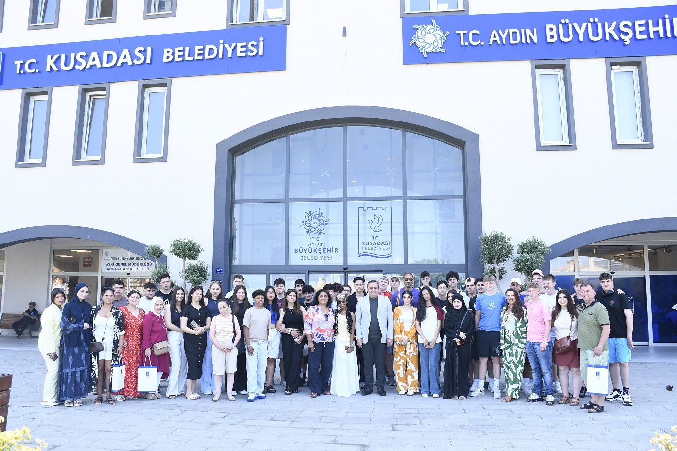 DUSSELDORF’TAN KUŞADASI’NA GENÇLİK KÖPRÜSÜ