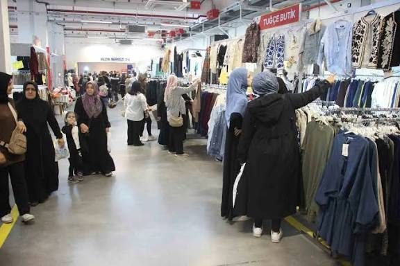 Aydın’da 50’nin Üzerinde Mağazanın Katıldığı Giyim Festivali Yoğun İlgi Görüyor