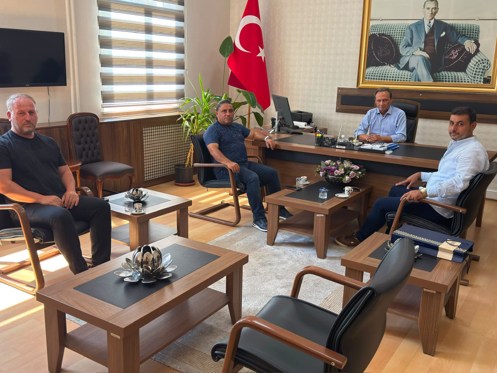 SÖKE 1970 SPOR KULÜBÜ’NDEN AYDIN VALİLİĞİ’NE ANLAMLI ZİYARET