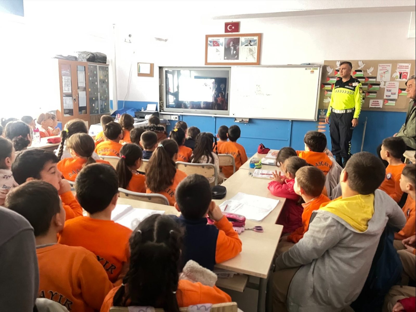 AYDIN’DA ÖĞRENCİLERE TRAFİK GÜVENLİĞİ EĞİTİMİ