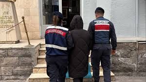 KADIN SUÇLU YAKALANDI