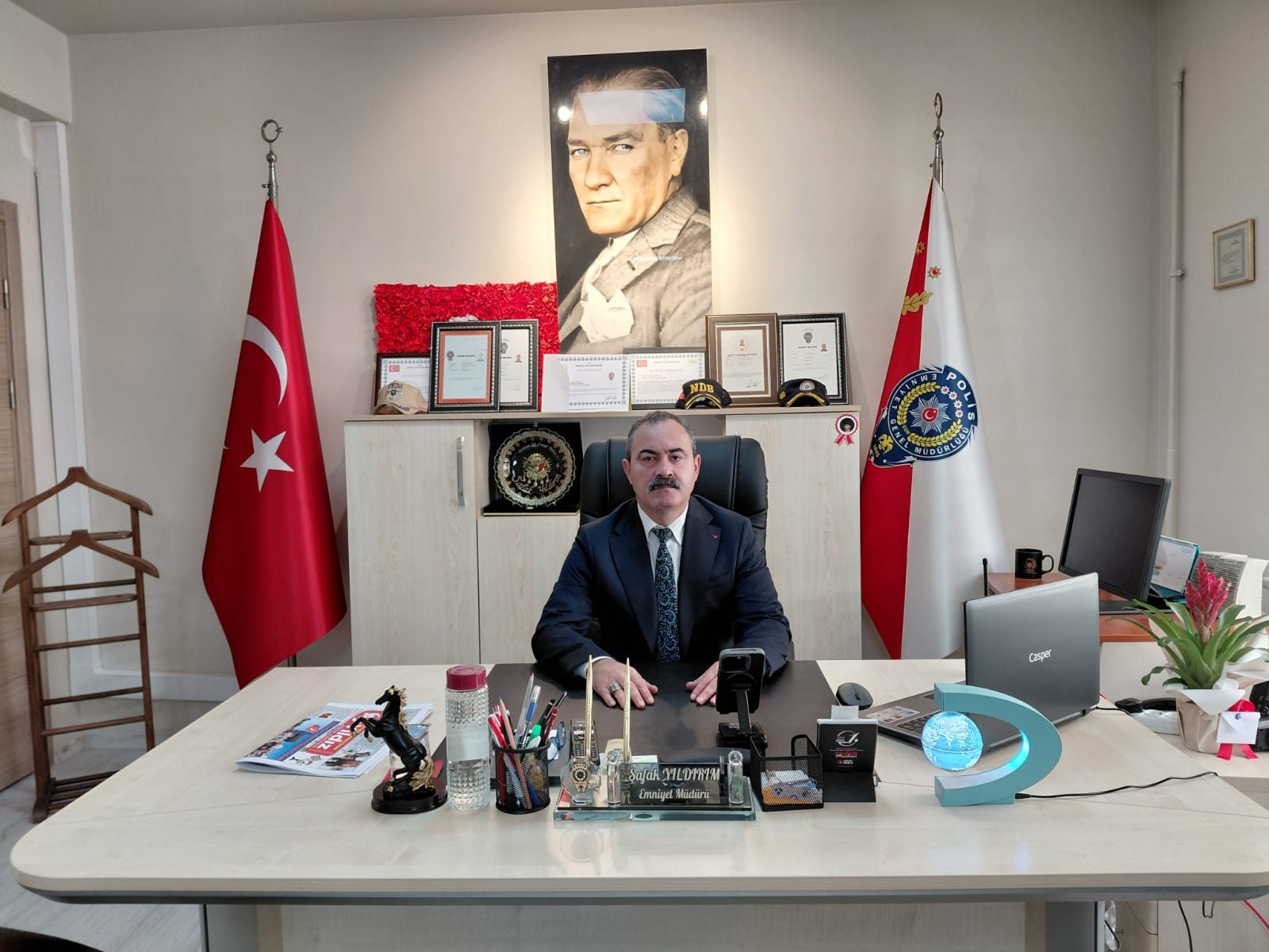 İNCİRLİOVA’NIN YENİ EMNİYET MÜDÜRÜ ŞAFAK YILDIRIM GÖREVİNE FIRTINA GİBİ BAŞLADI