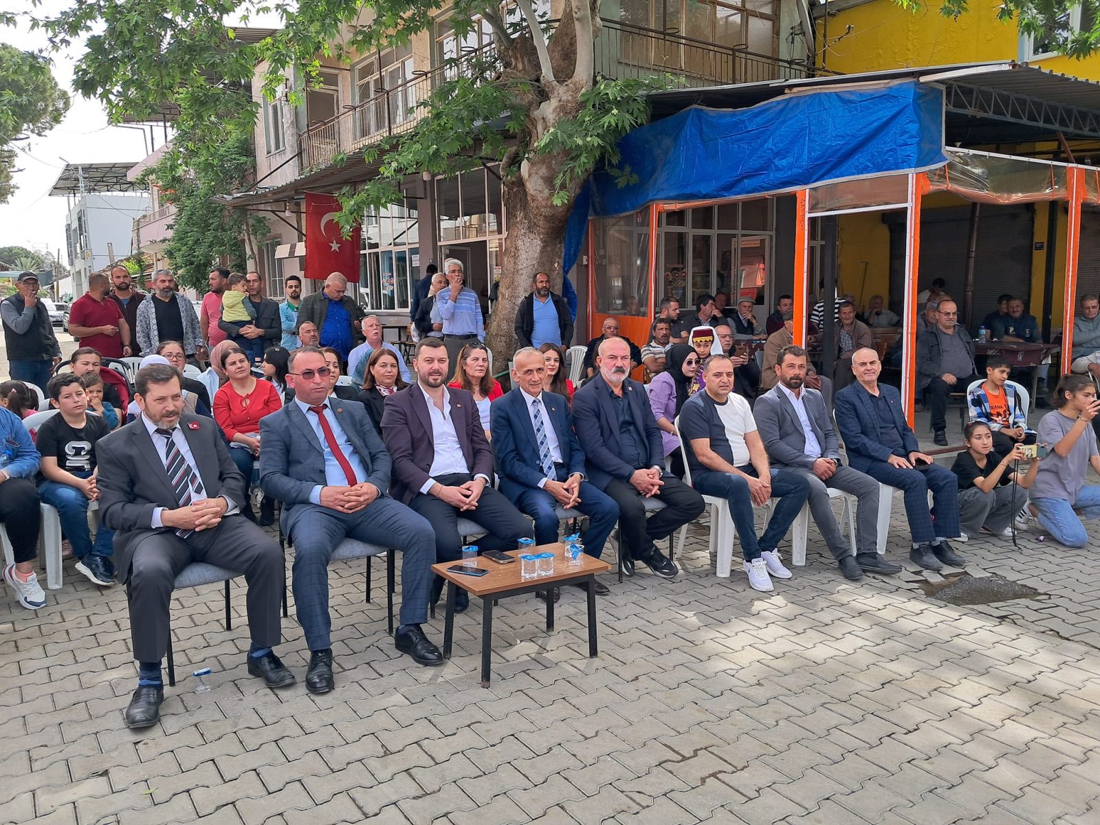 CHP 23 NİSAN KUTLAMALRINI HACIALİOBASI MAHALLESİNDE YAPTI