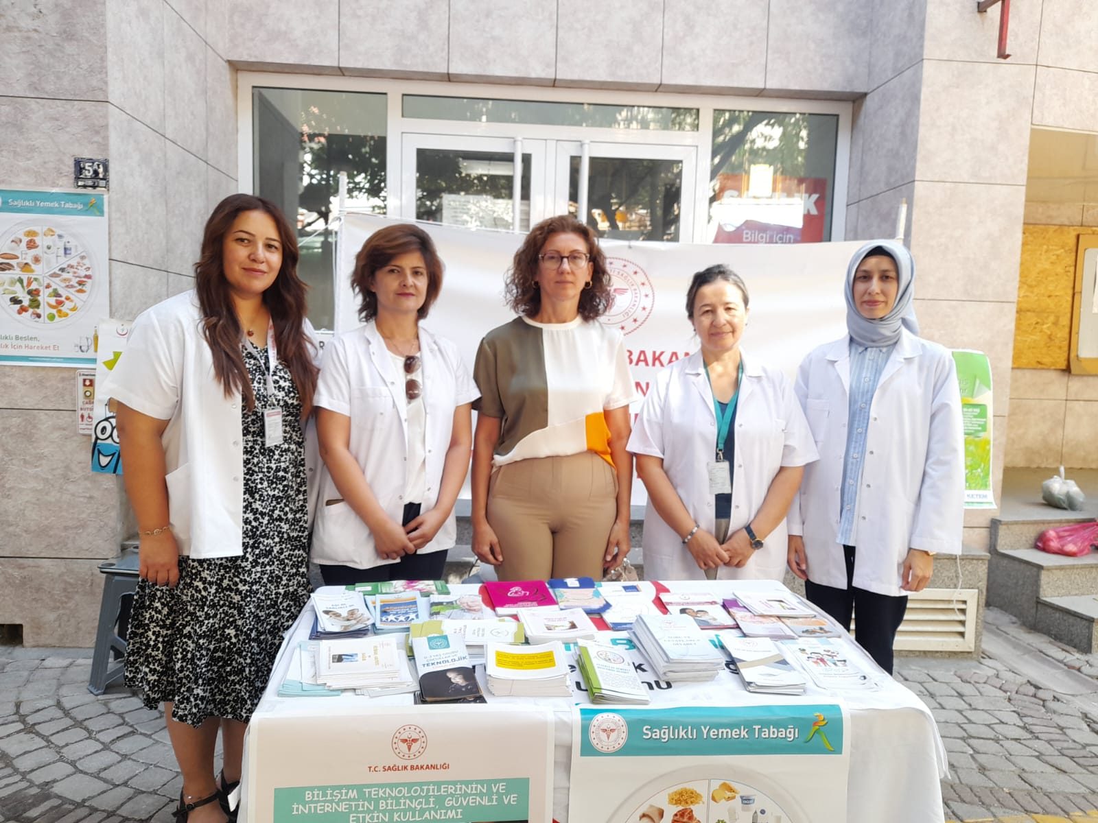 İncirliova’da Vatandaşlar Halk Sağlığı Haftası etkinlikleri ile bilgileniyor