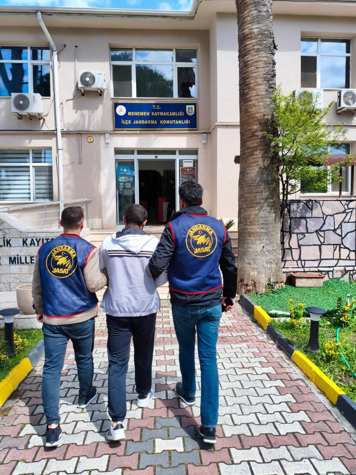 İzmir’de saklanan hükümlü yakalandı