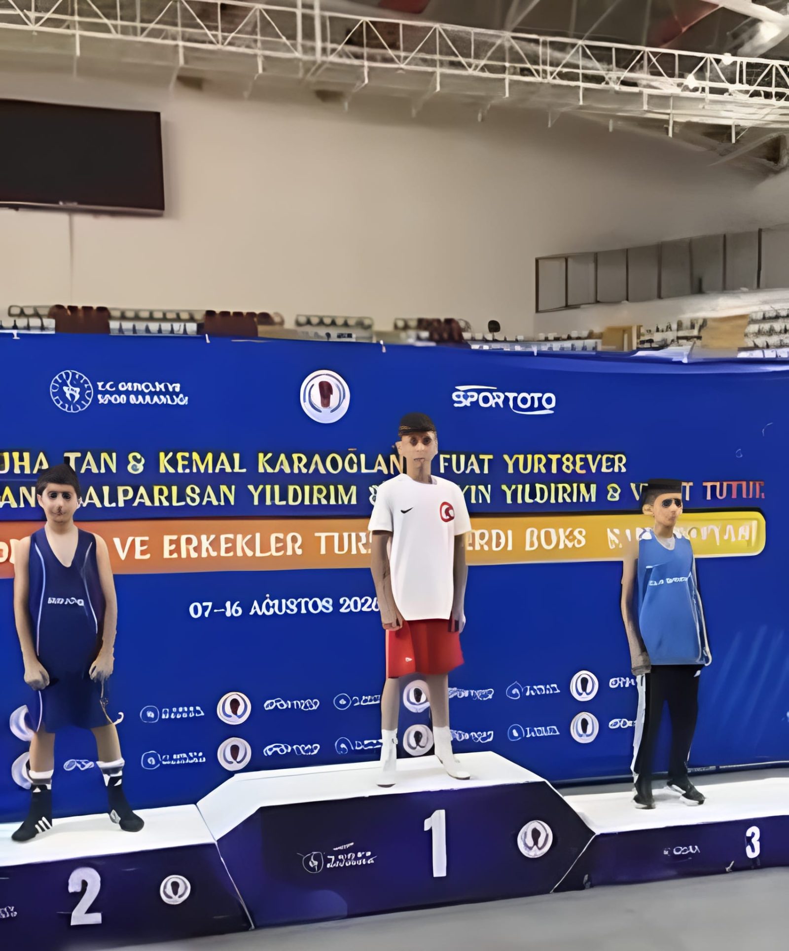 31 Kiloda Türkiye Şampiyonu Aydınlı Kemal Efecan Türkmen