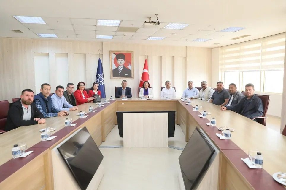 İNCİRLİOVA ESNAFINDAN BAŞKAN ÇERÇİOĞLU'NA ZİYARET
