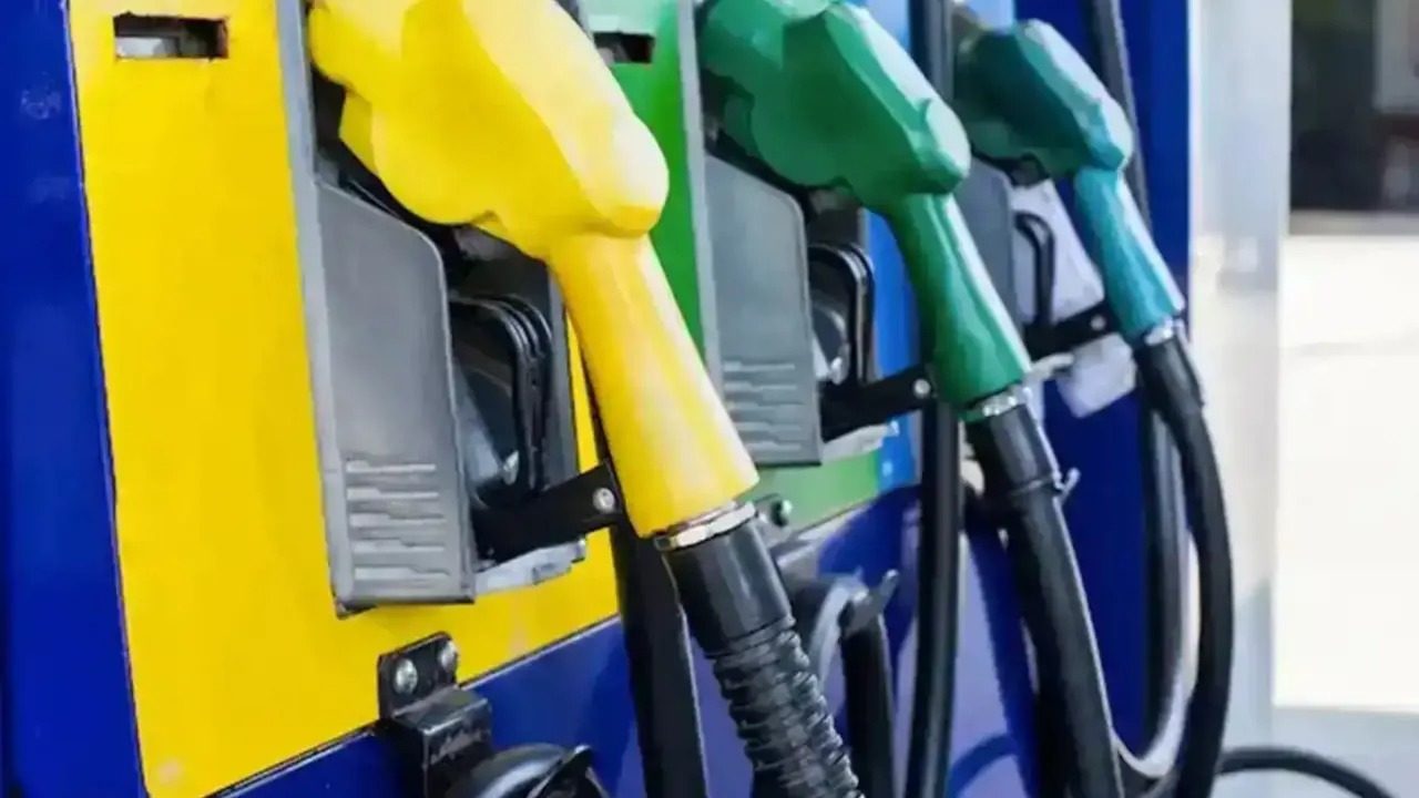 HÜRMÜZ BOĞAZI GERİLİMİ AKARYAKITI VURDU: MOTORİNE TARİHİ ZAM