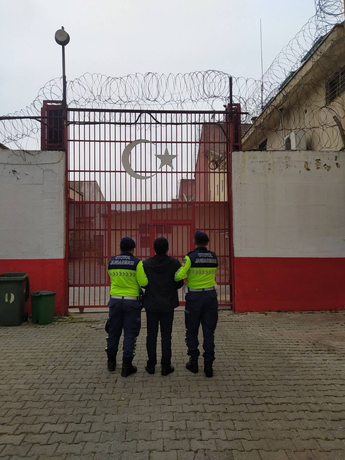 Germencik’te 13 Yıl 9 Ay Hapis Cezalı Hükümlü Yakalandı