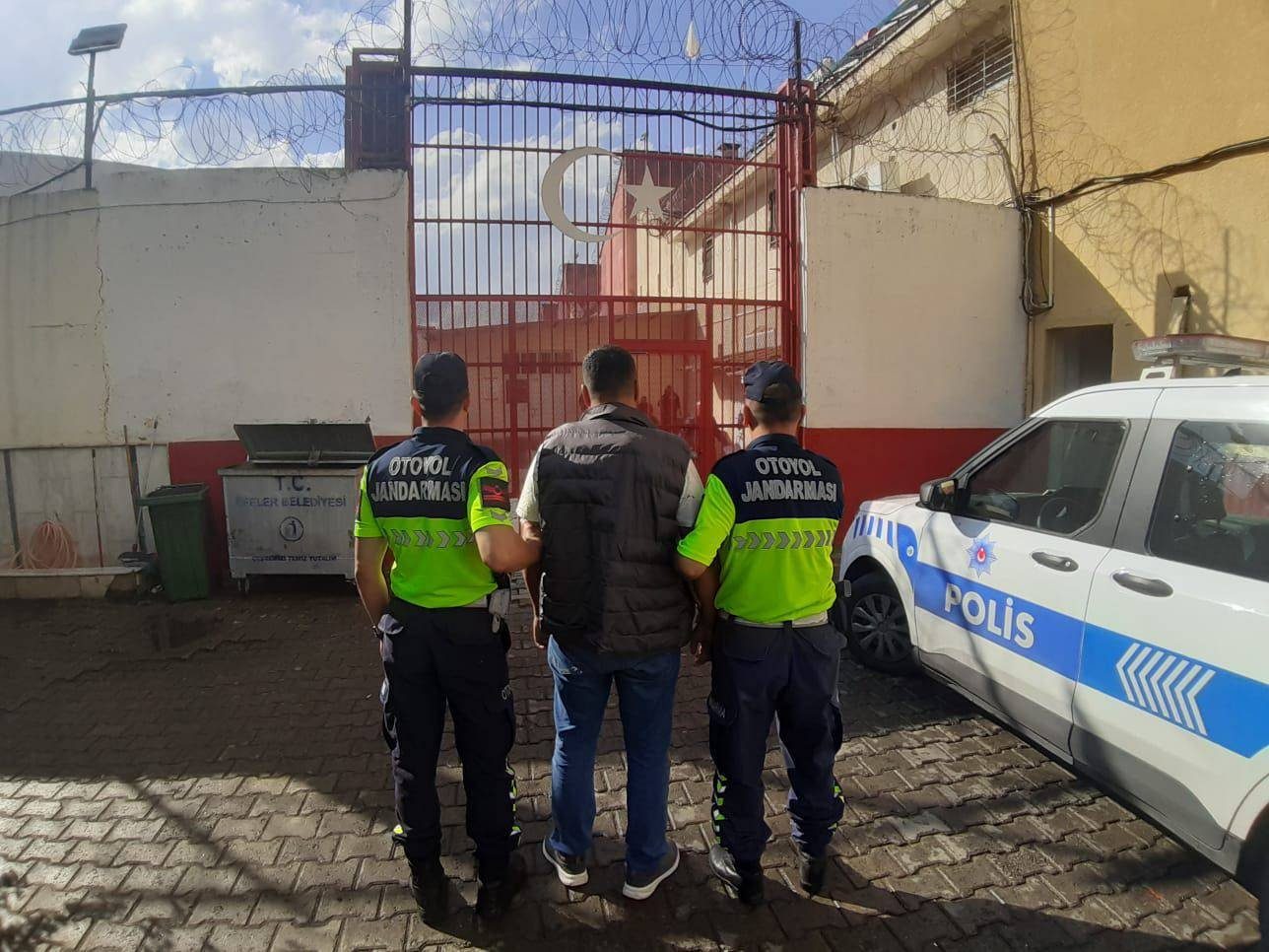 Konut dokunulmazlığını ihlal suçundan aranan şahıs yakalandı