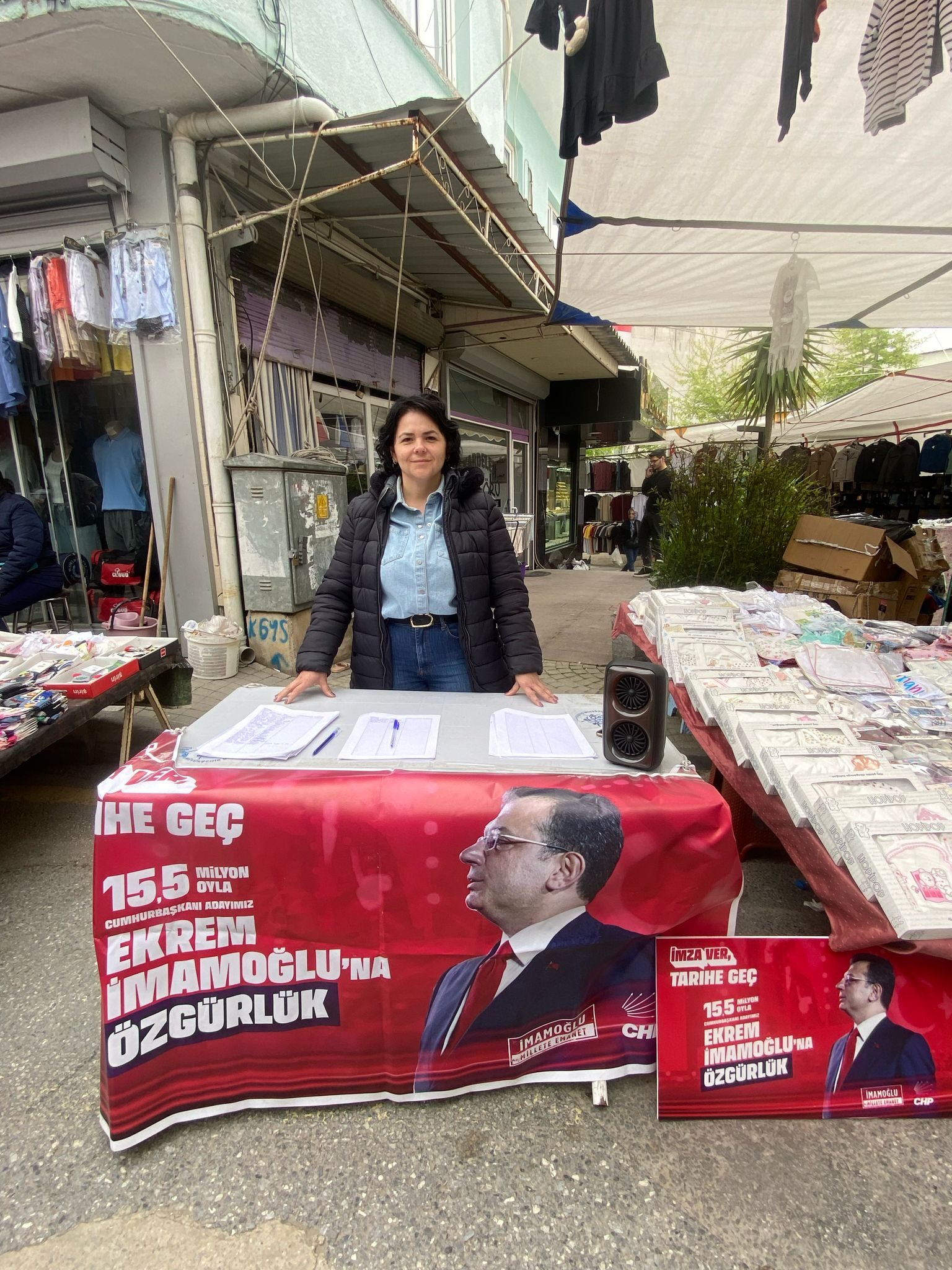 CHP’liler İmamoğlu için imza topluyor