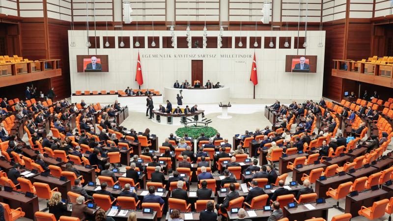 TBMM BAYRAM SONRASI YOĞUN GÜNDEMLE TOPLANIYOR