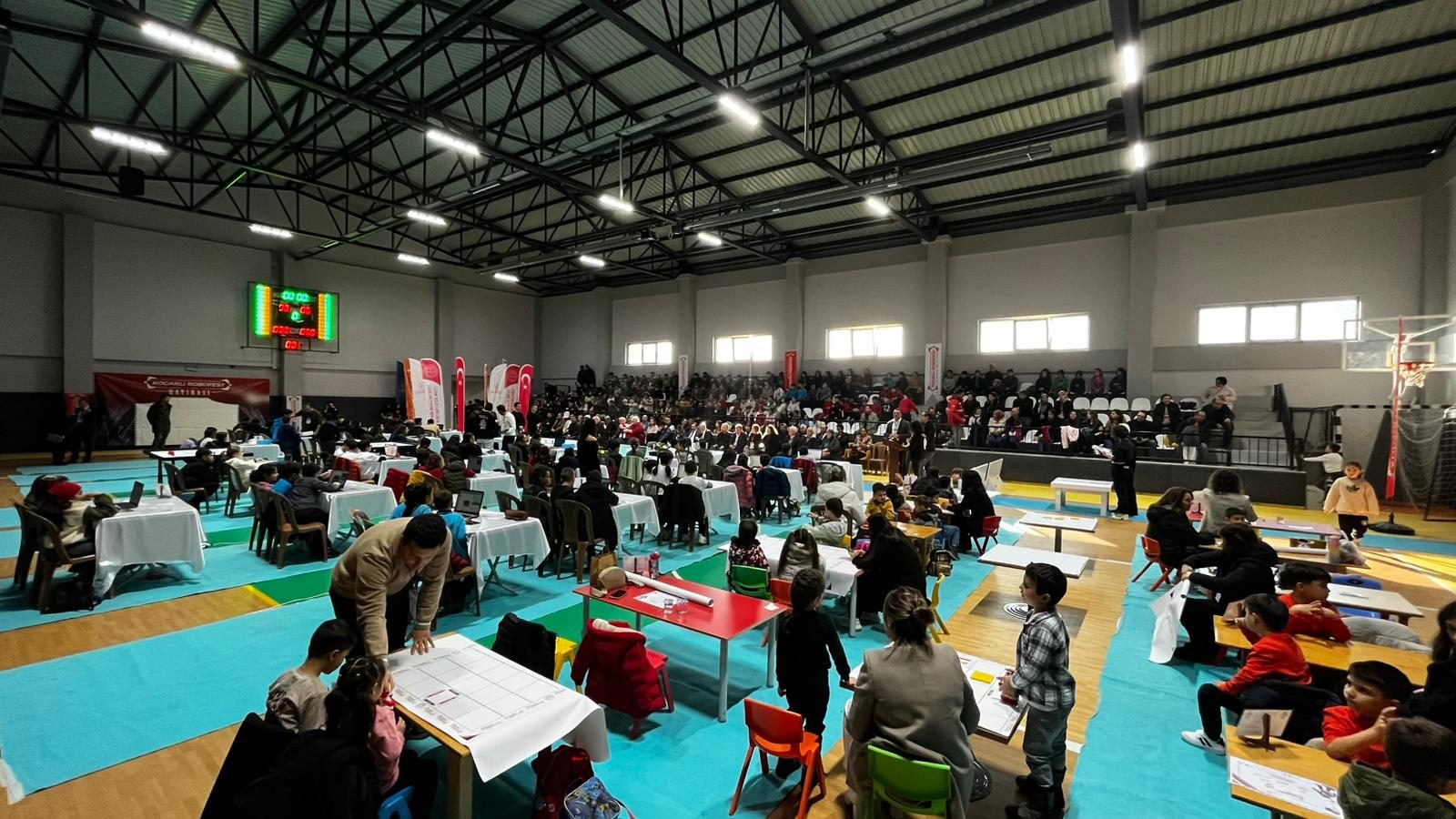 KOÇARLI ROBOFEST 2025 İLÇE YARIŞMALARI YOĞUN KATILIMLA GERÇEKLEŞTİRİLDİ