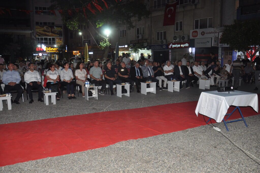 İLÇEMİZDE 15 TEMMUZ DEMOKRASİ VE MİLLİ BİRLİK GÜNÜ ETKİNLİĞİ DÜZENLENDİ