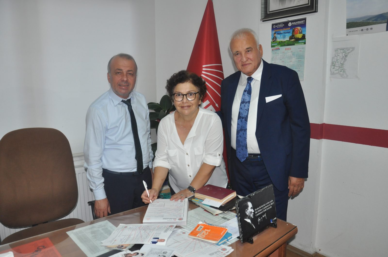 İNCİRLİOVA BELEDİYE BAŞKAN ADAYI ERGUN EĞRİFES CHP İNCİRLİOVA İLÇE ÖRGÜTÜNE KAYDINI YAPTIRDI