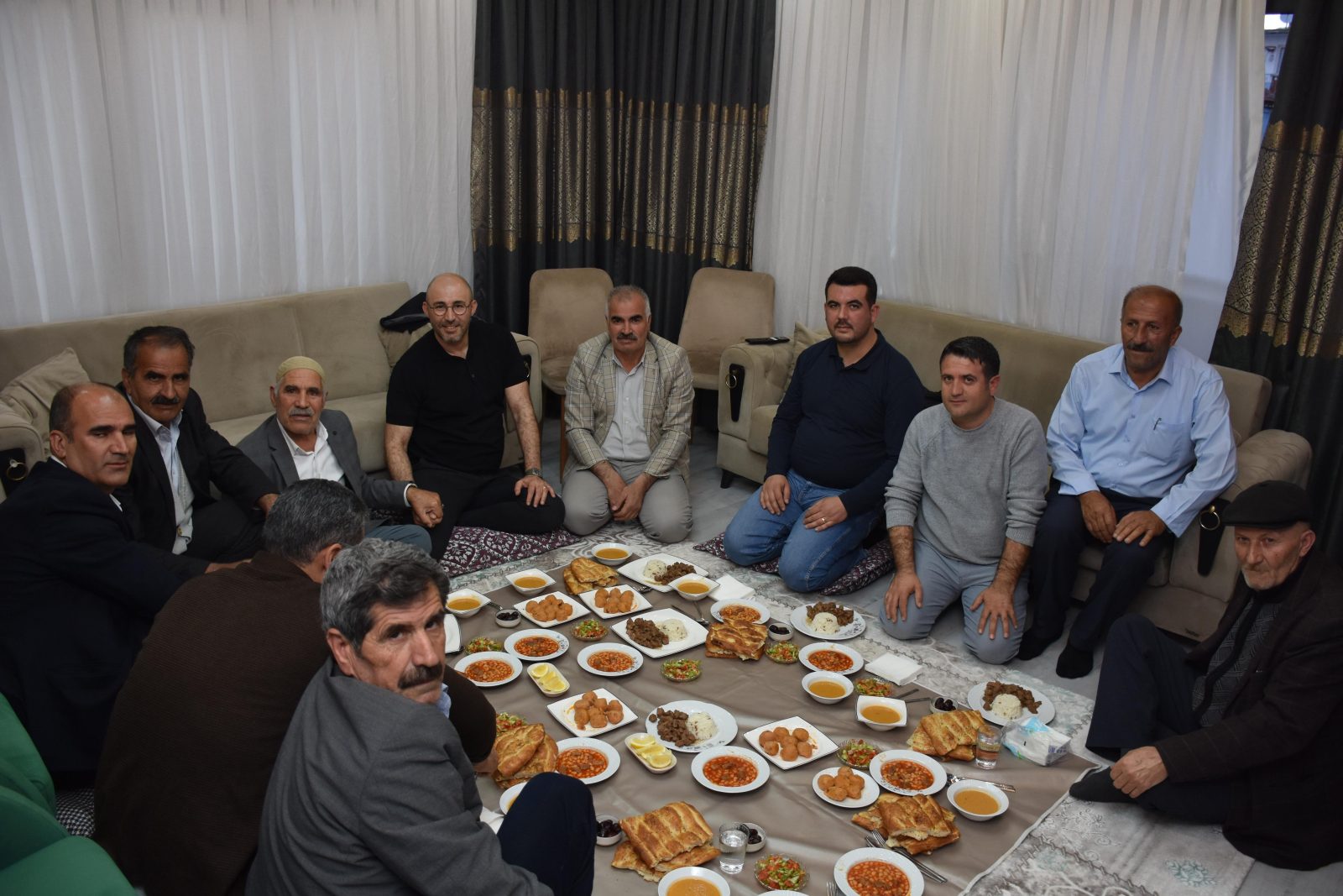 Başkan Zencirci, Ortaklarda İftar Sofrasının Konuğu Oldu.
