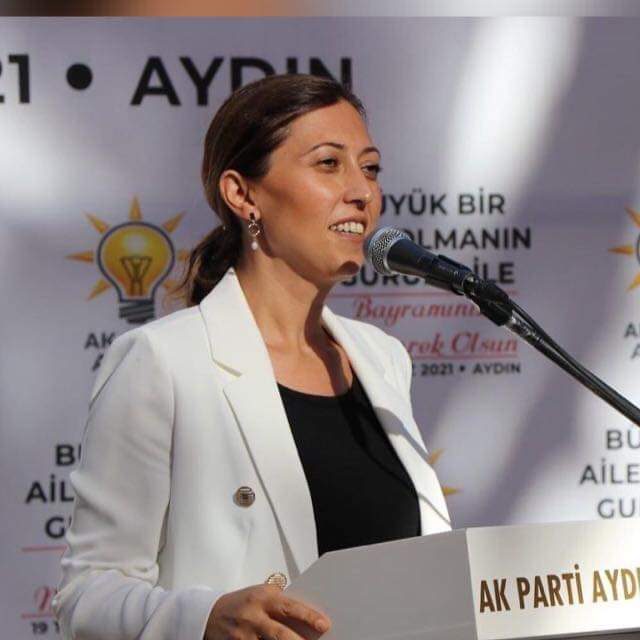 AK PARTİ AYDIN KADIN KOLLARI İL BAŞKANI İSTİFA ETTİ