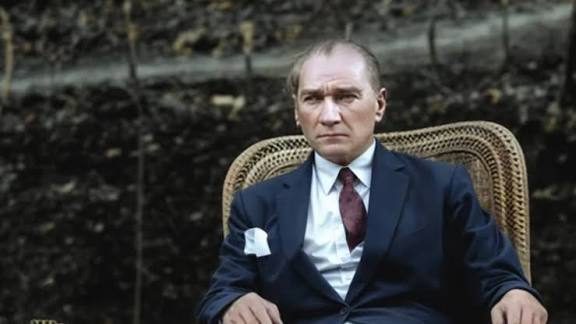 Küçük Kafaların Alamayacağı Kadar Büyük Bir Lider: Atatürk