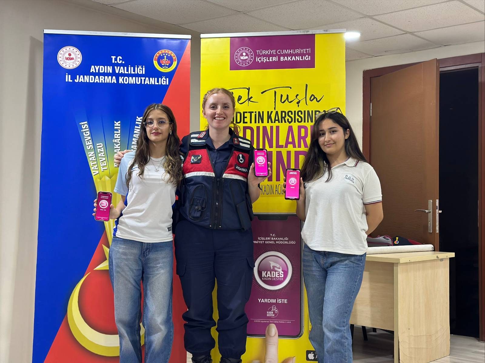 Jandarmadan Gönül Köprüsü