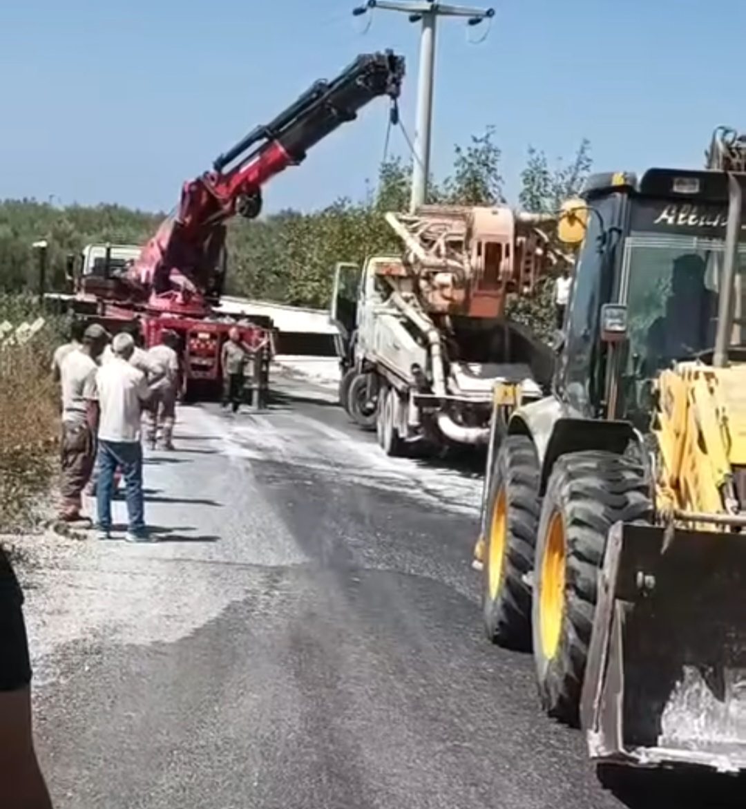 Beton Pompası Aracı Kaza Yaptı