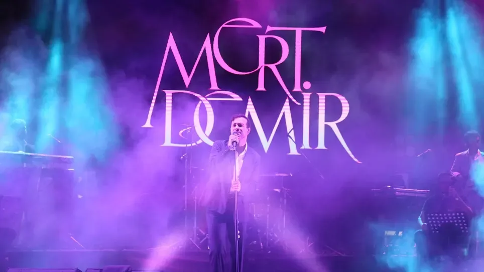 AYDIN BÜYÜKŞEHİR BELEDİYESİ, “23 NİSAN”I MERT DEMİR KONSERİYLE KUTLADI
