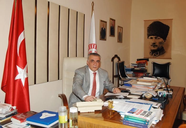 **EMEKLİLERİN FERYADINA MHP’Lİ ALİ UZUNIRMAK’TAN SERT TEPKİ: “BÜTÇE HAKKINI UNUTAN MİLLETVEKİLİ MİLLETİN VEKİLİ OLAMAZ”**