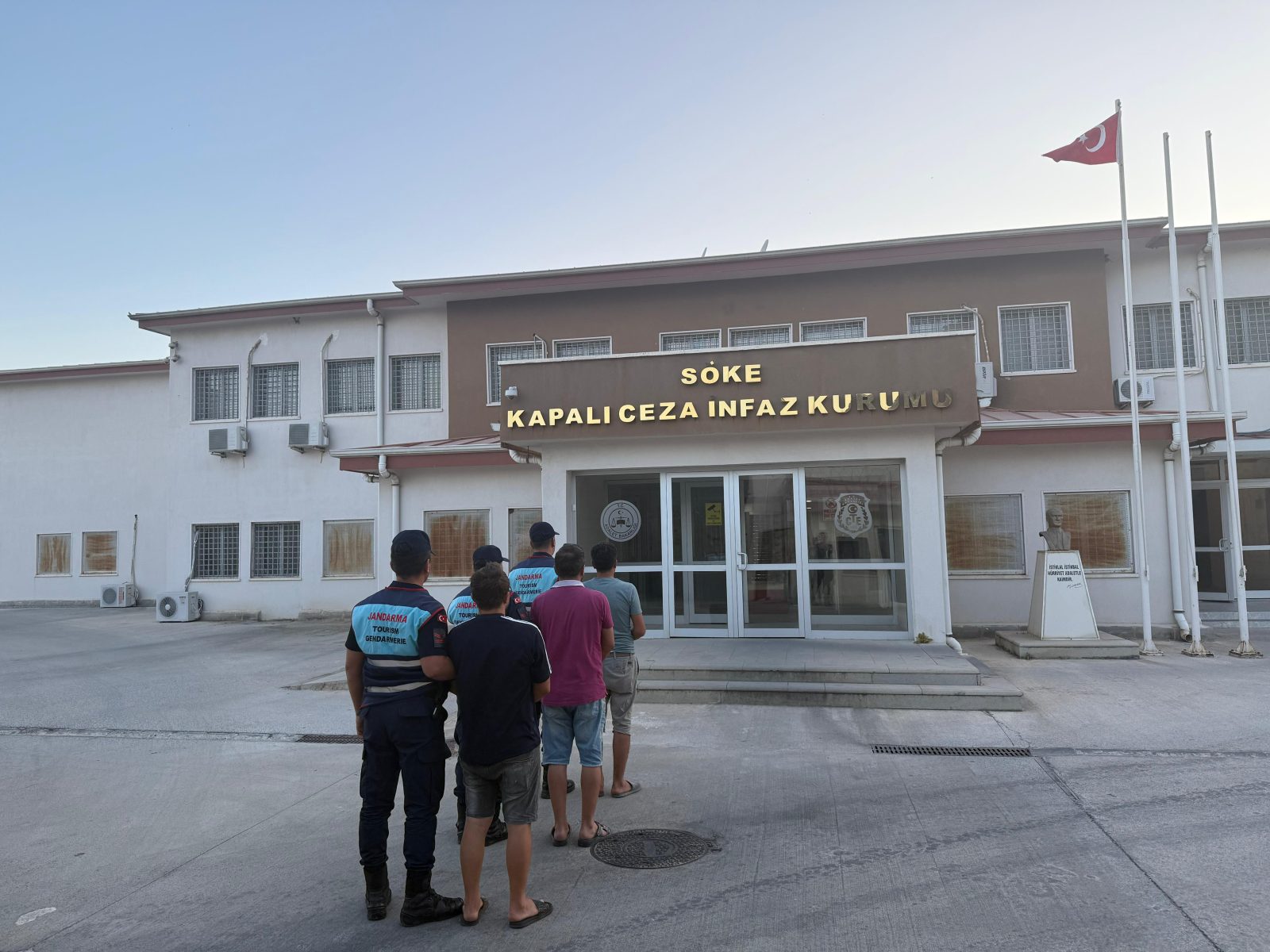 DİDİM’DE KAÇAK KAZIYA DARBE