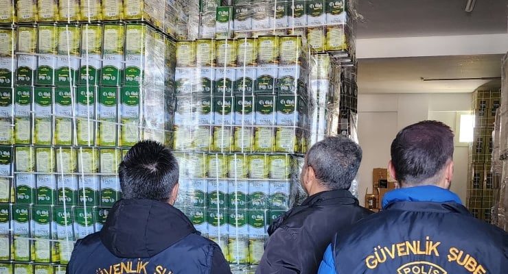 Aydın’da 3,5 ton tağşişli zeytinyağı bulundu