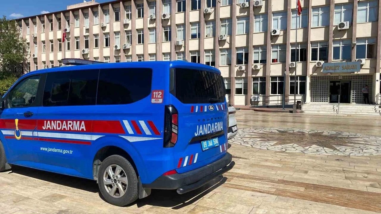 Efeler’de Jandarmadan Uyuşturucuya Büyük Darbe: 152 Bin 800 Adet Sentetik Ecza Ele Geçirildi