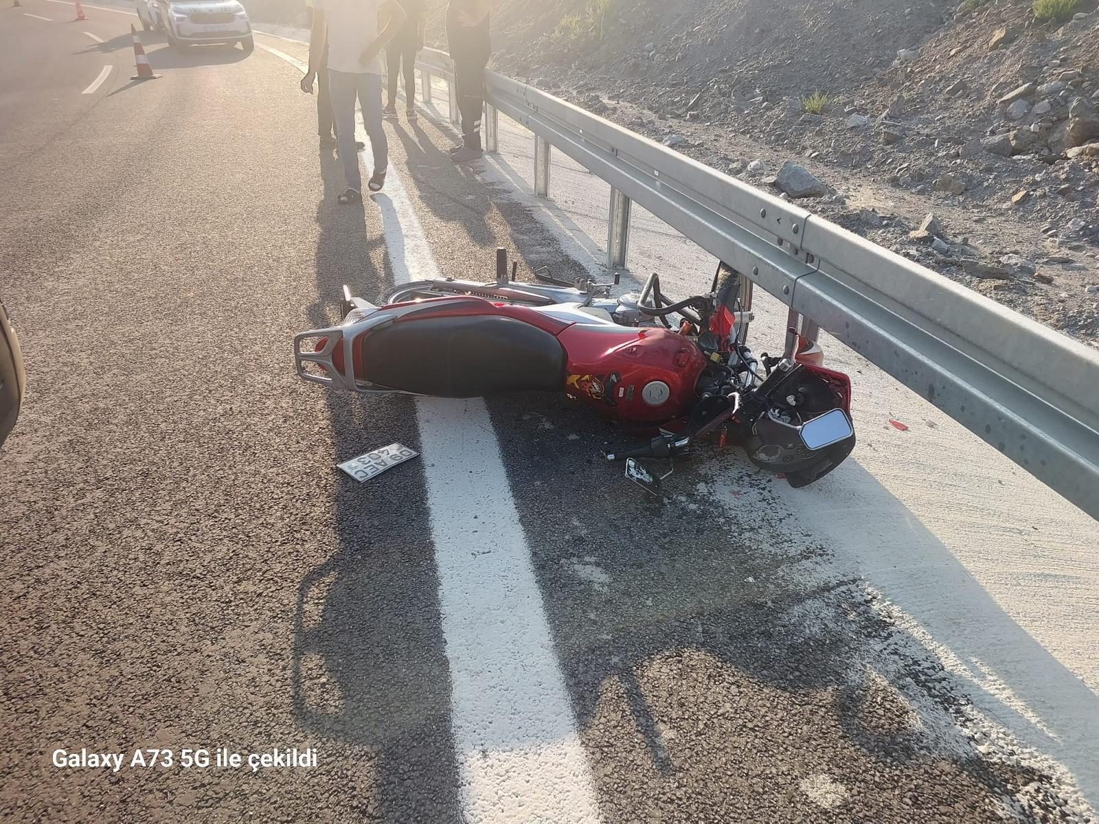 YENİPAZAR’DA MOTORSİKLETLİ KAZA