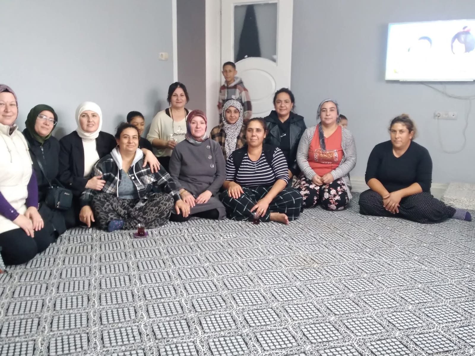 AK Parti İncirliova Kadın Kolları’ndan Üye Kayıt Çalışmalarına Yoğun İlgi