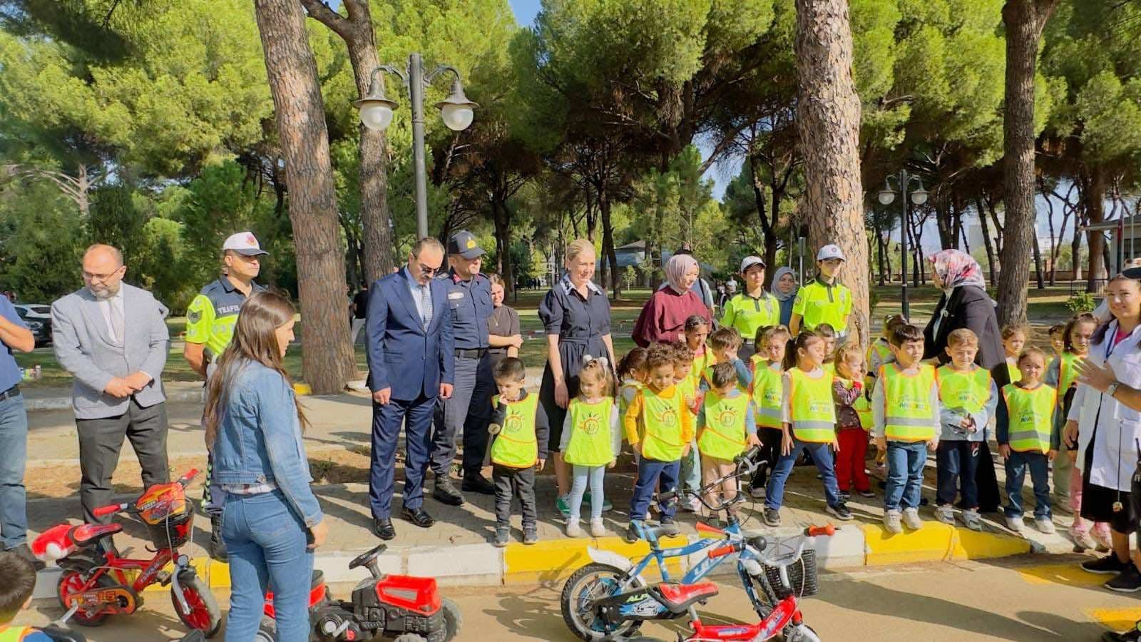 NAZİLLİ’DE ÖĞRENCİLERE TRAFİK EĞİTİMİ